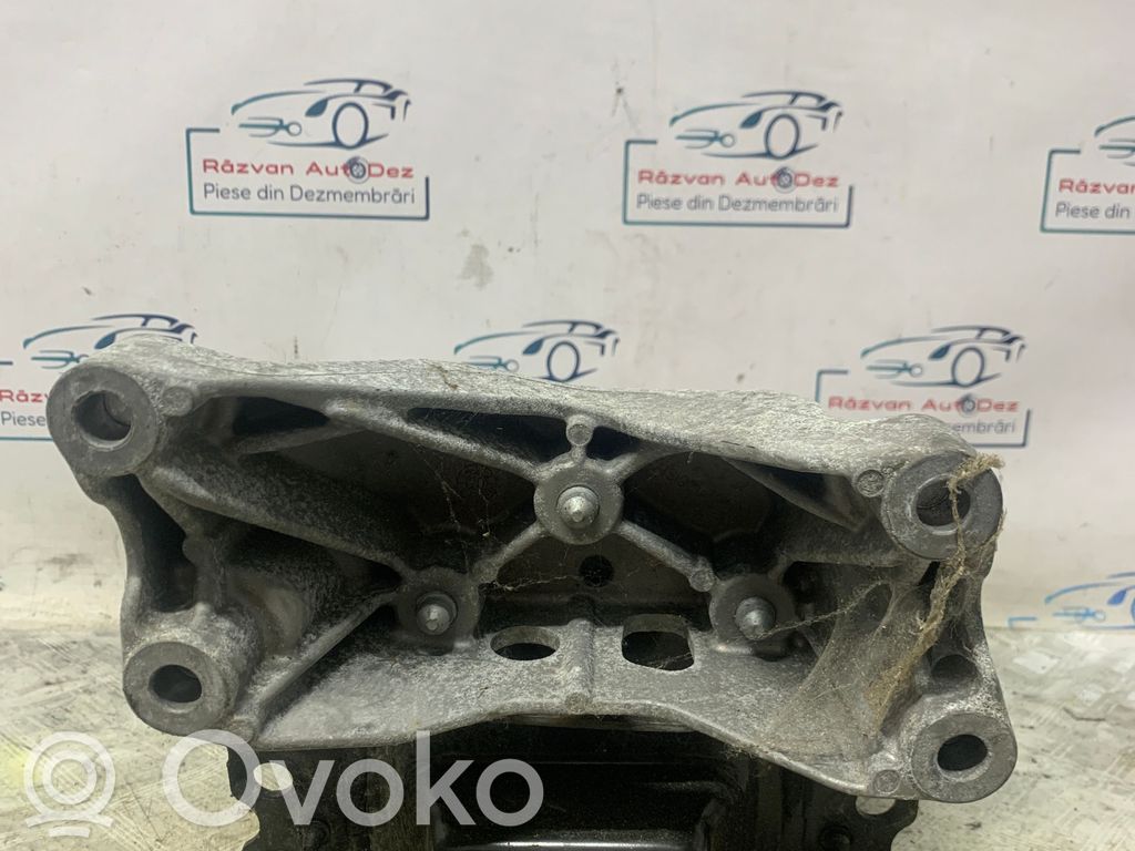 Skoda Octavia Mk4 Wspornik / Mocowanie silnika 
