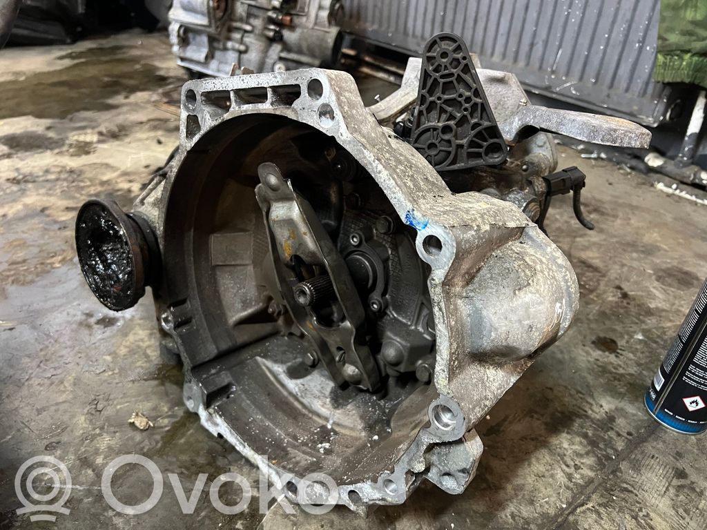 Volkswagen Jetta I Manualna 5-biegowa skrzynia biegów 