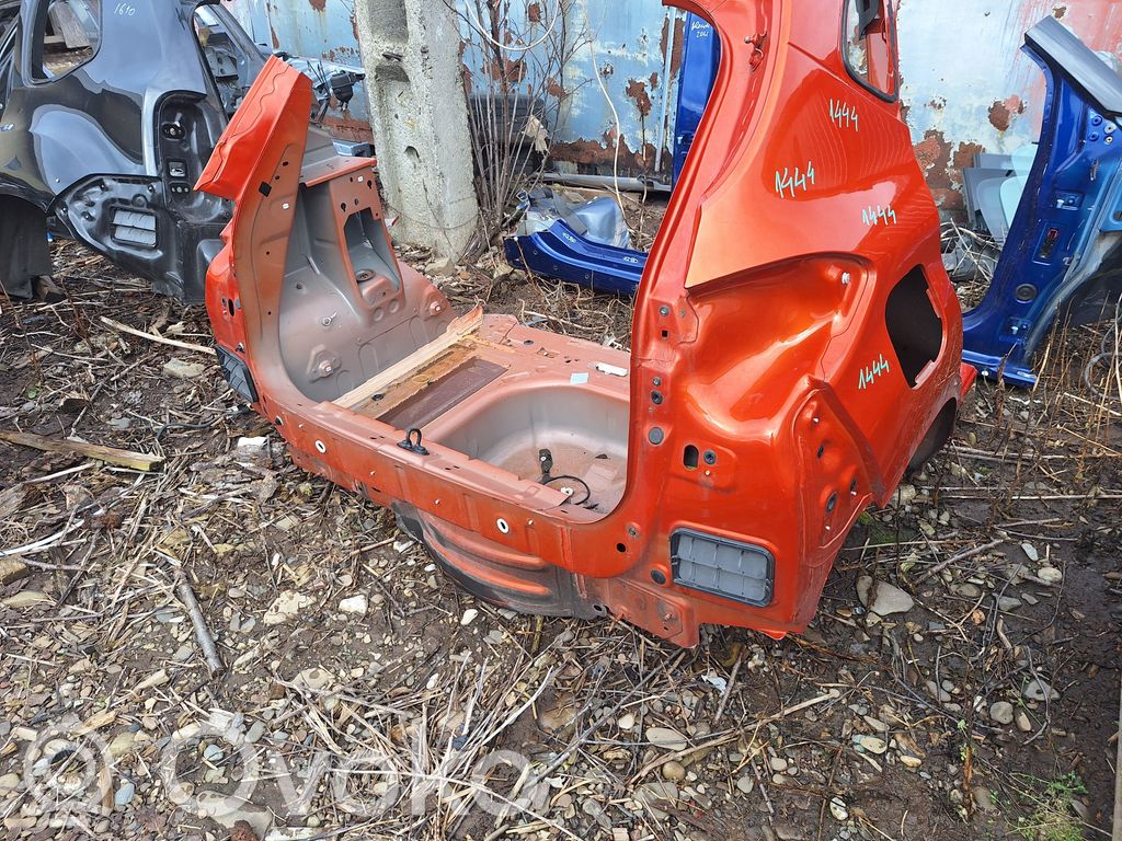 Renault Captur Takakulmapaneeli 