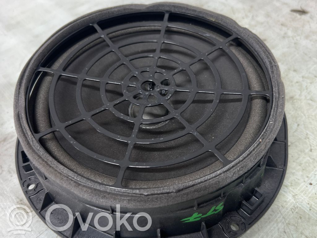 Audi A4 S4 B9 Garsiakalbis (-iai) priekinėse duryse 