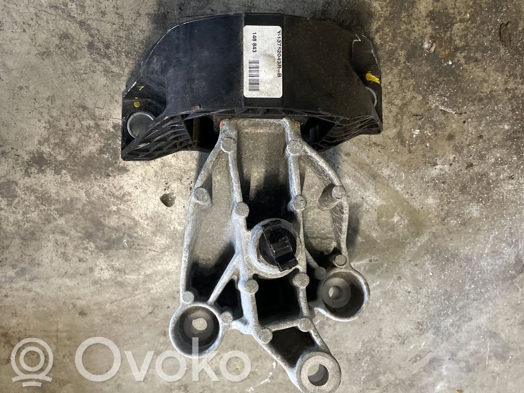 Engine mount bracket   96742,13752043R