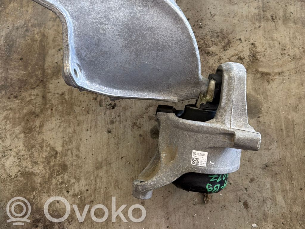 Moottorin kiinnikekorvake   8W0199371BR,8W0199371BR