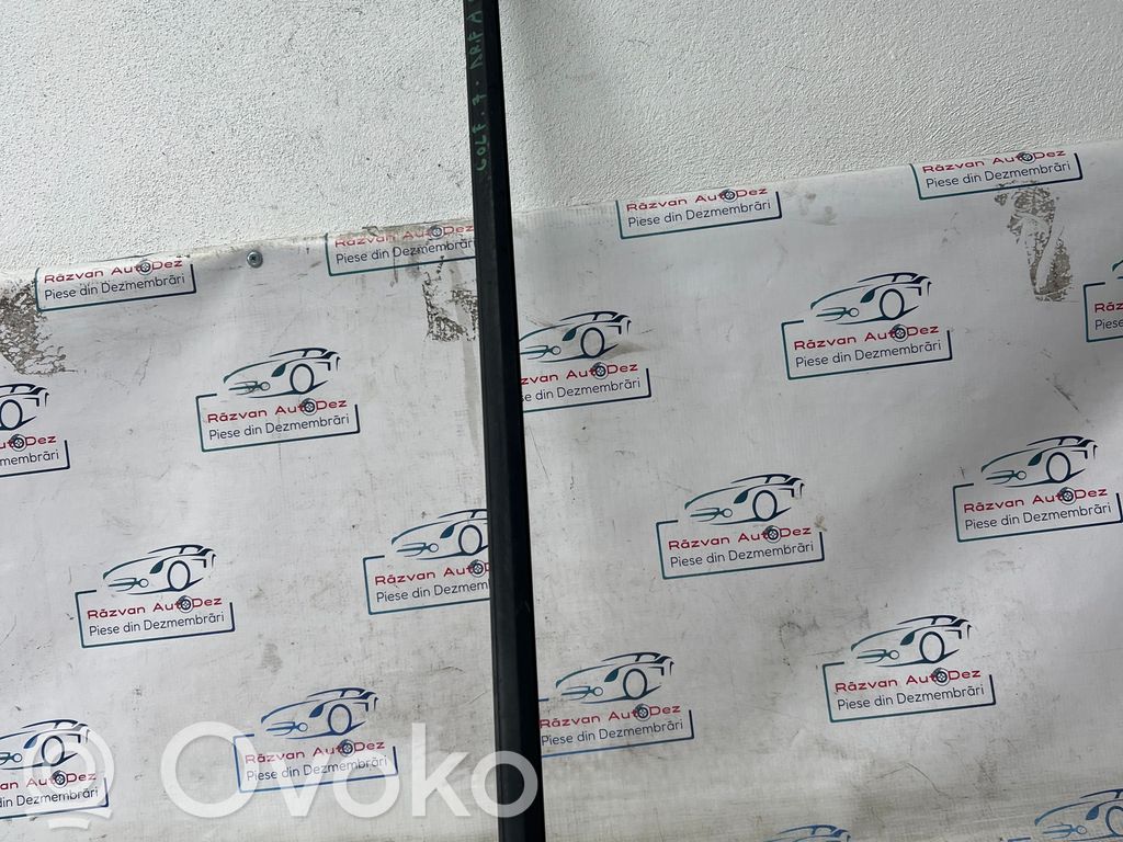Volkswagen Golf VII Cheder cauciuc geam față 