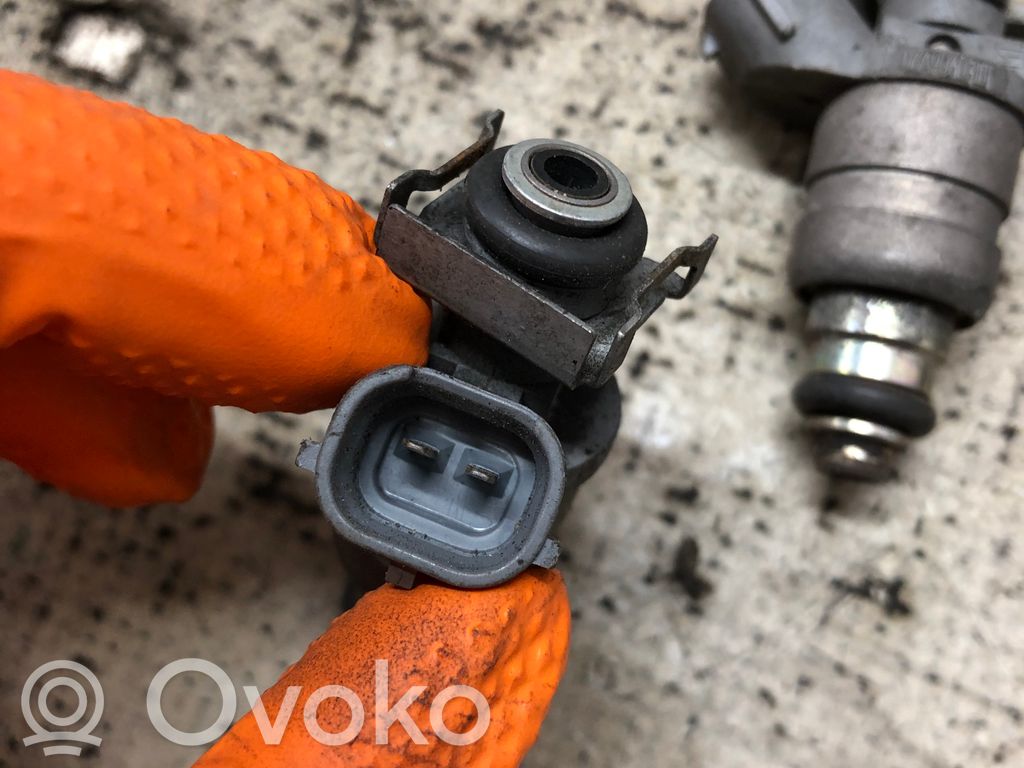 Volkswagen Golf V Injecteur de carburant 