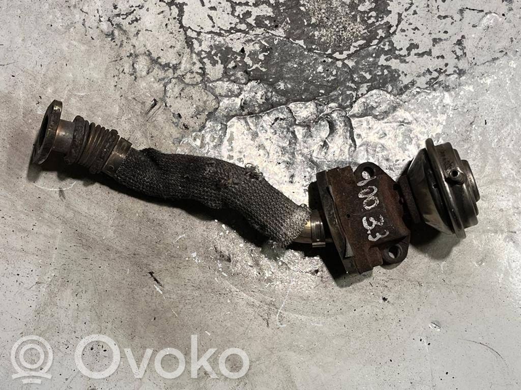 Audi A8 S8 D2 4D Refrigerador de la válvula EGR 