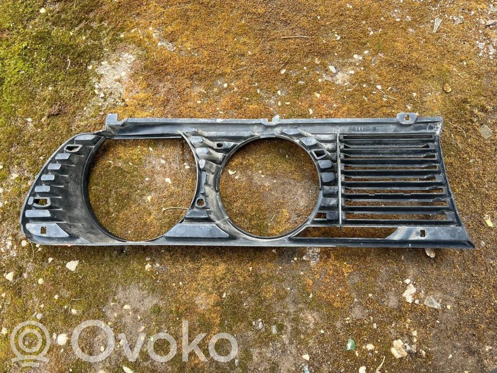 BMW 5 E28 Under headlight/headlamp trim 