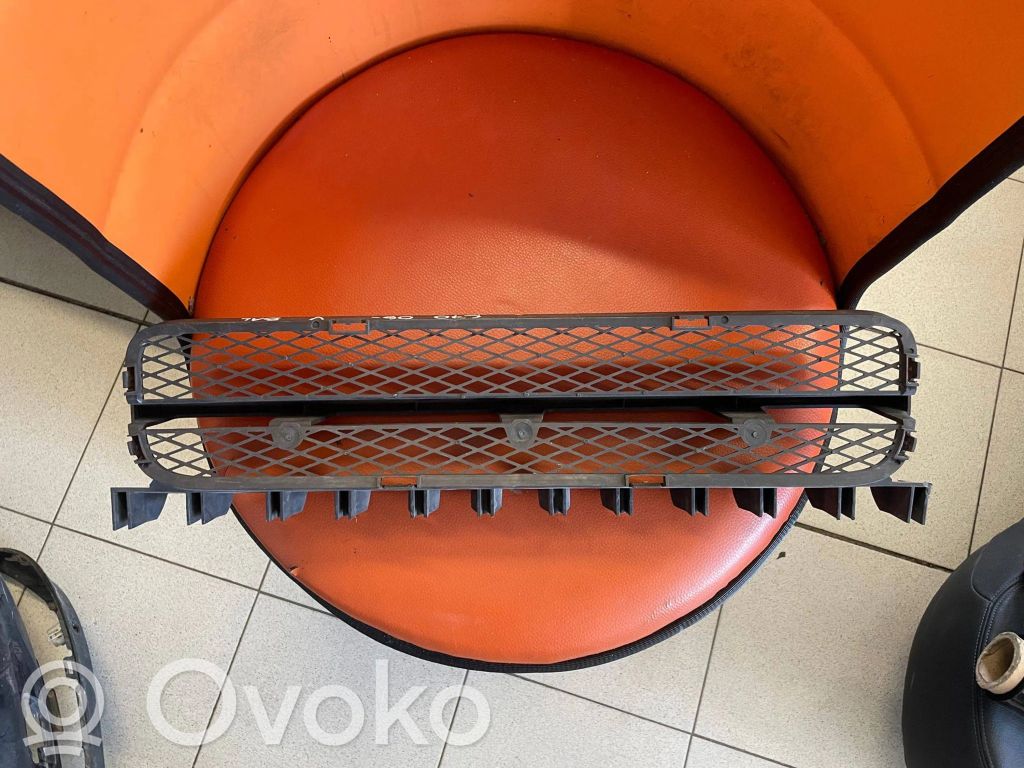Volvo C70 Front bumper lower grill 