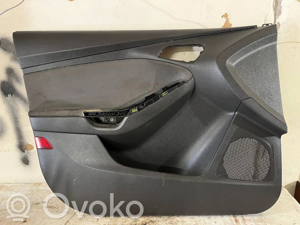 Ford Focus Boczki / Poszycie drzwi przednich 