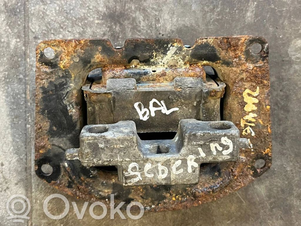 Chrysler Sebring (ST-22 - JR) Engine mount bracket 