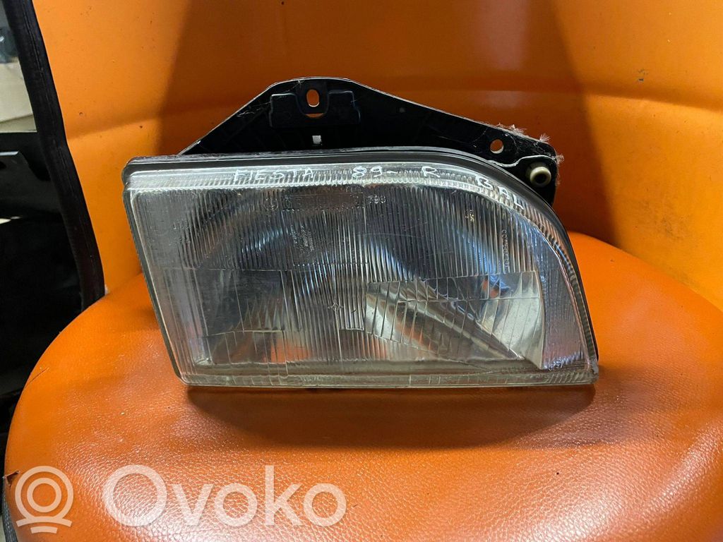 Ford Fiesta Headlight/headlamp 