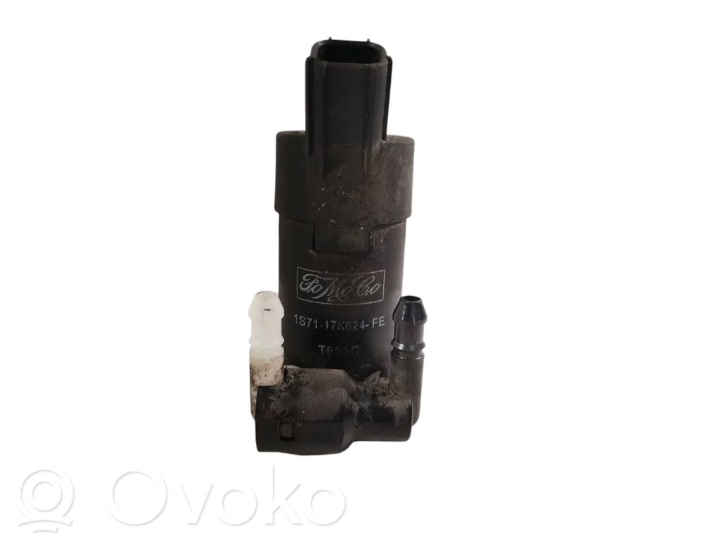 Volvo V50 Windscreen/windshield washer pump 