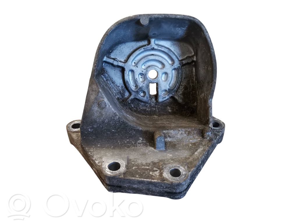 Volvo XC90 Gearbox mounting bracket 