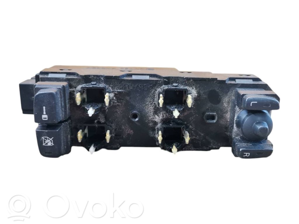 Volvo V70 Electric window control switch 