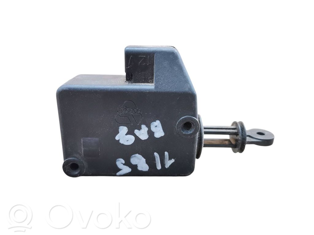 Volvo S40, V40 Fuel cap release pull handle 