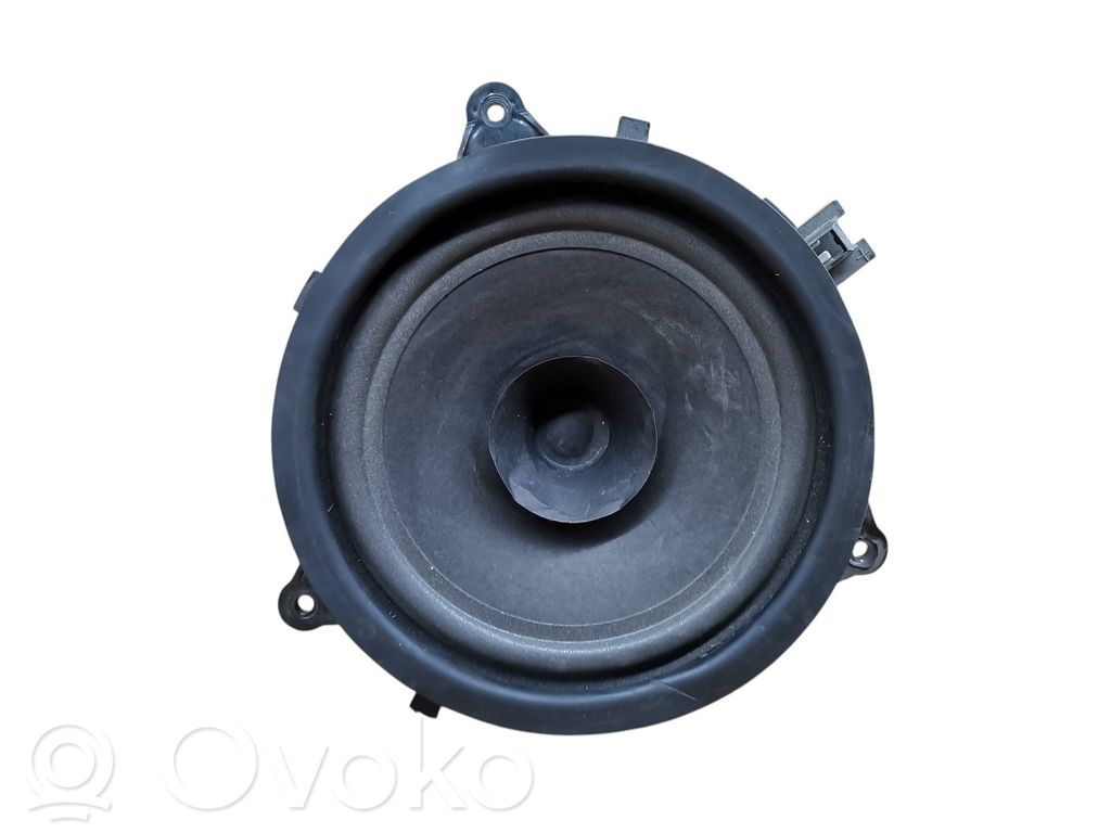 Volvo V70 Rear door speaker 