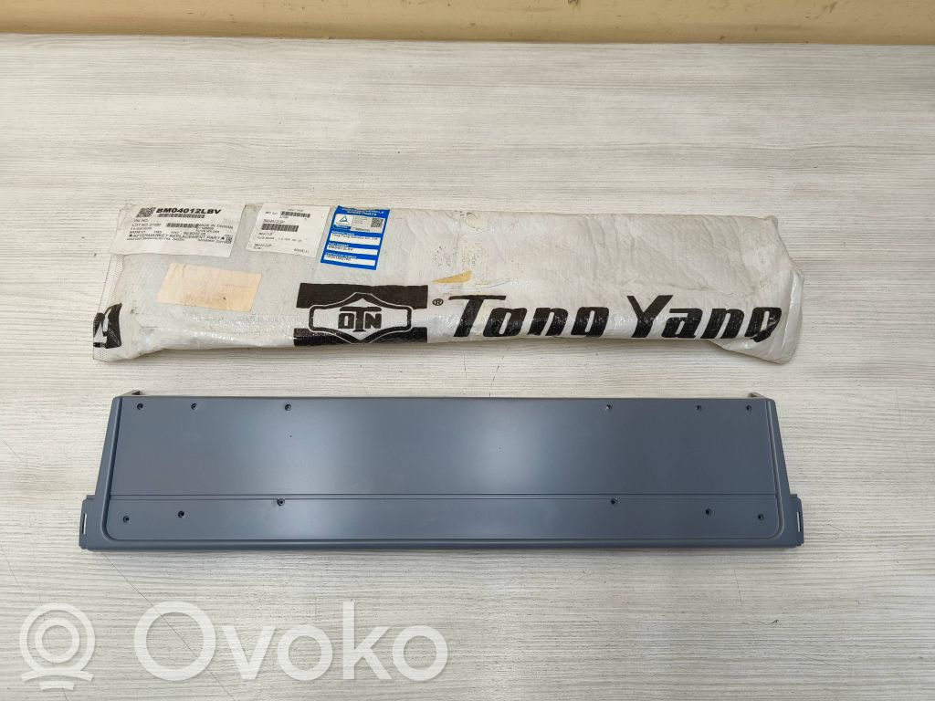 BMW 5 E39 Modanatura separatore del paraurti anteriore 