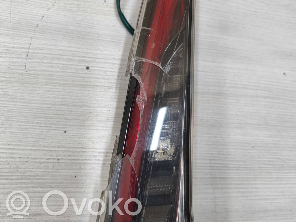 Toyota Corolla E210 E21 Aizmugurējais lukturis virsbūvē 
