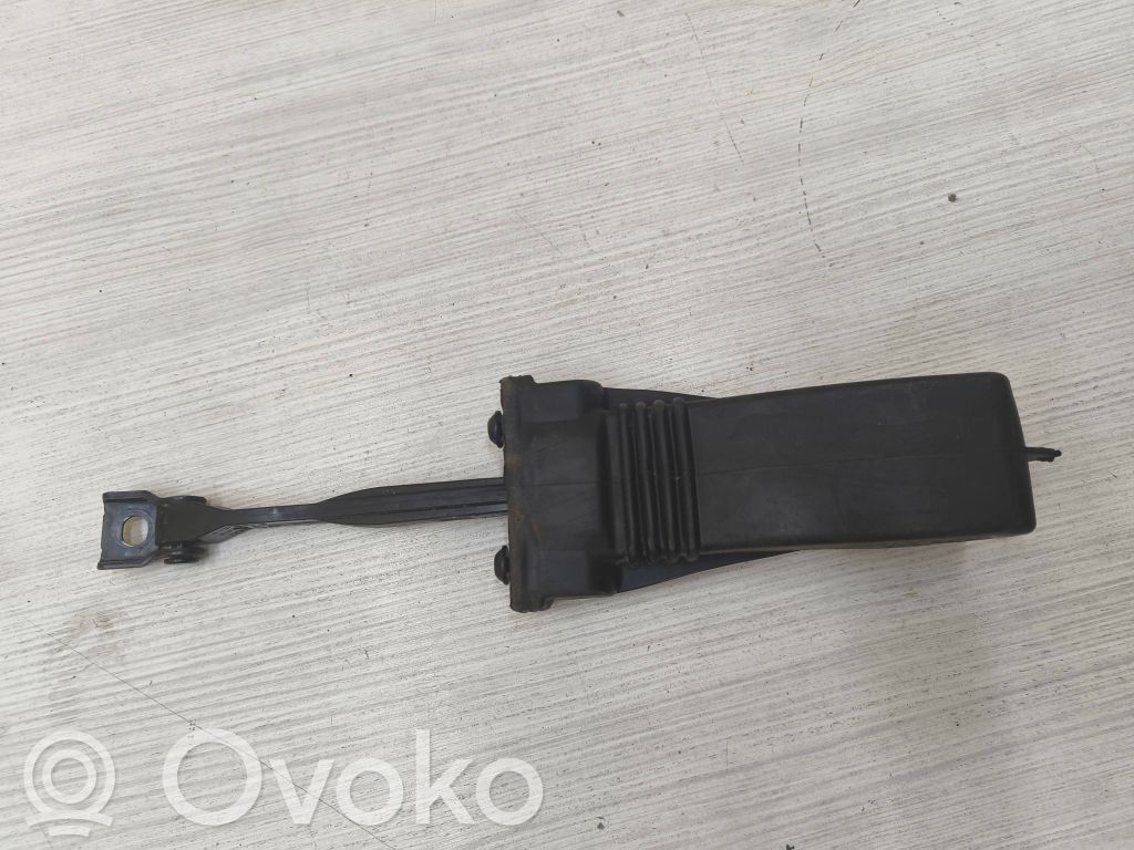 Audi Q2 - Etuoven pidätin 