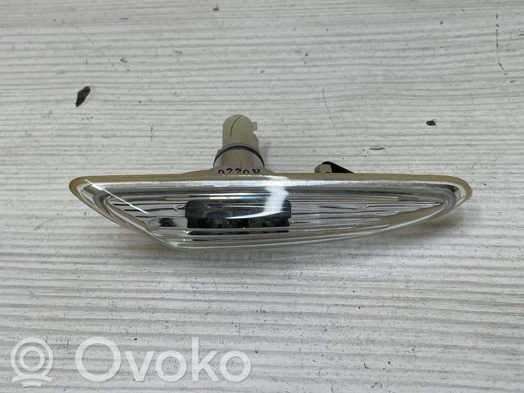 BMW 3 E46 Front fender indicator light 