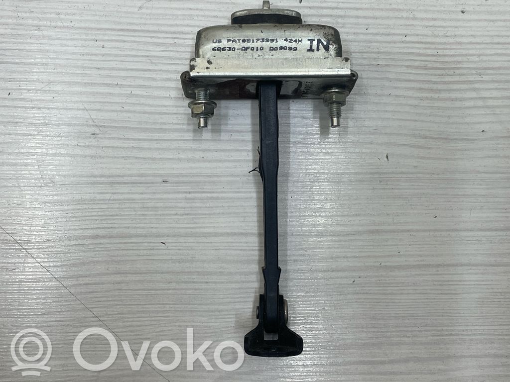 Toyota Verso Ogranicznik drzwi tylnych 