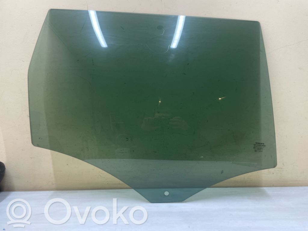 Volvo S60 Luna de la puerta trasera 