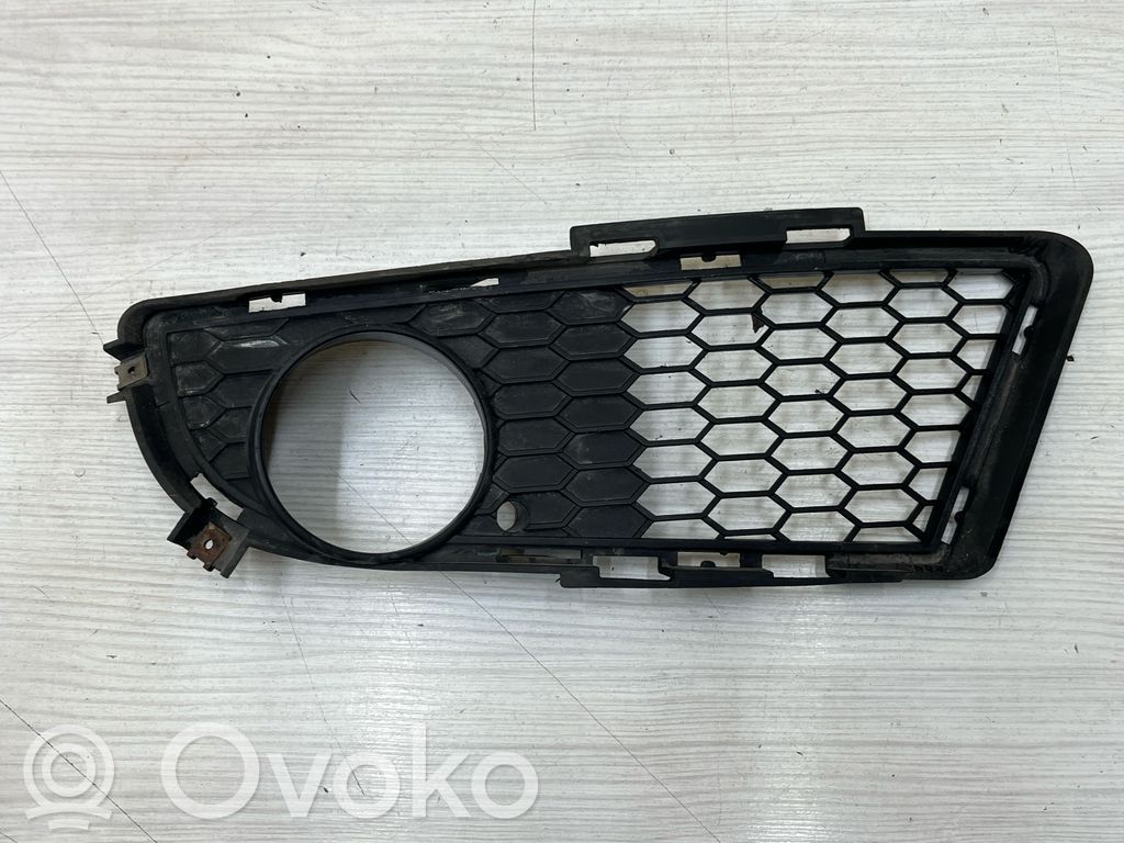 BMW 3 E90 E91 Etusumuvalon ritilä 