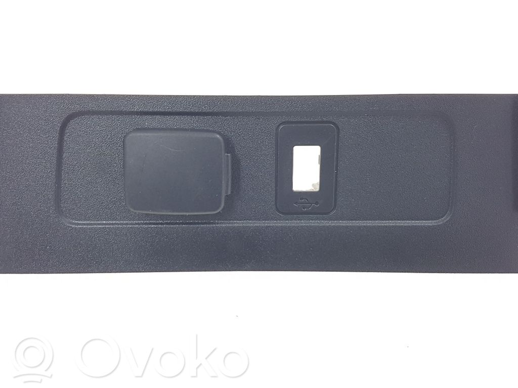 Panel gniazda zapalniczki deski rozdzielczej   GJ54S045P64,GJ54S045M70A