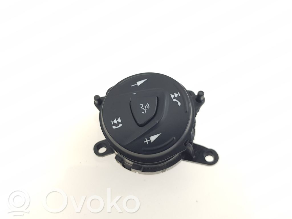 Ford Escape III Steering wheel buttons/switches 