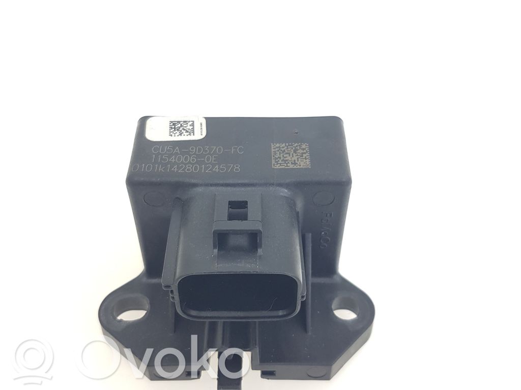 Ford Escape III Fuel pump relay 