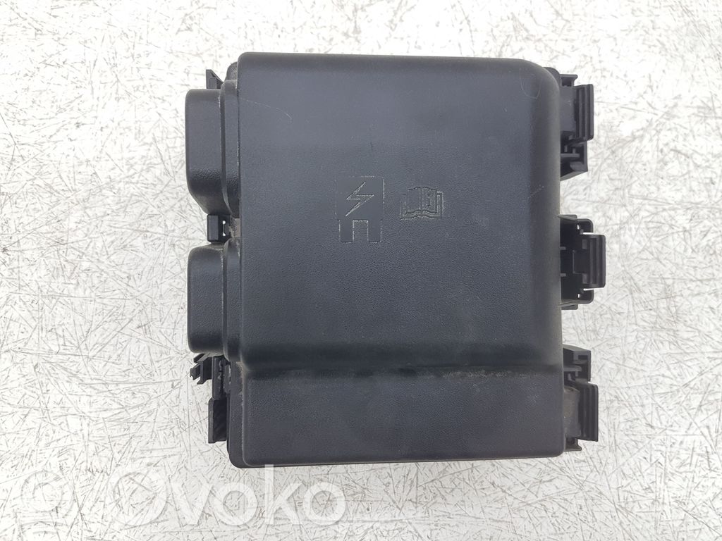 Ford Escape IV Module de fusibles 