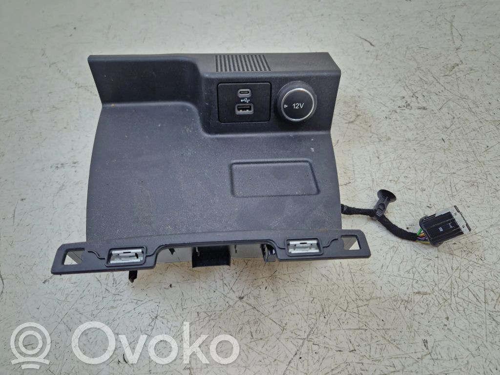Ford Escape IV Consolle centrale del vano portaoggetti 