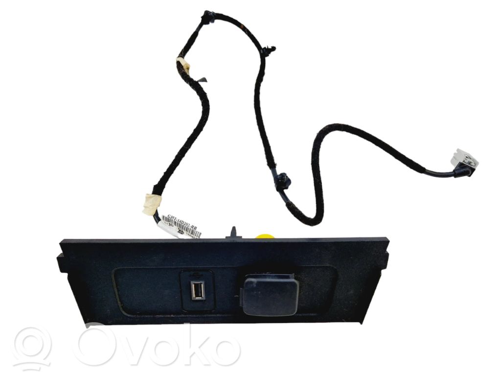 Ford Escape III Gniazdo / Złącze USB 