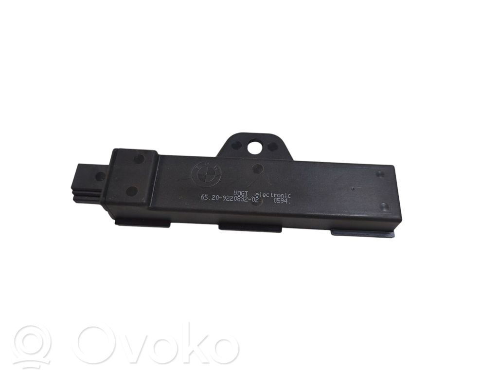 BMW X3 G01 Keyless system antenna 