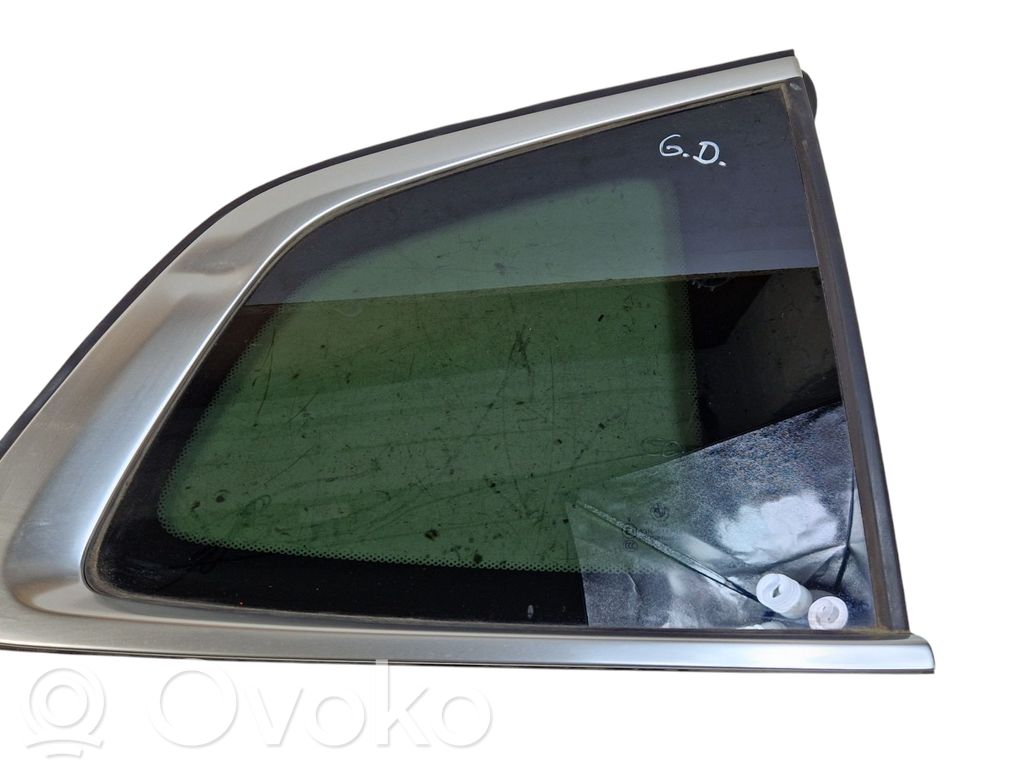 Ford Escape III Aizmugurējais virsbūves sānu stikls 