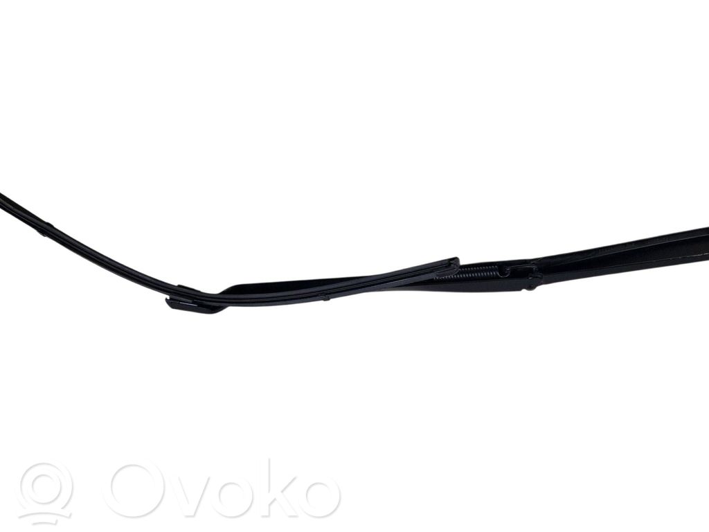 BMW 5 G30 G31 G38 Front wiper blade arm 