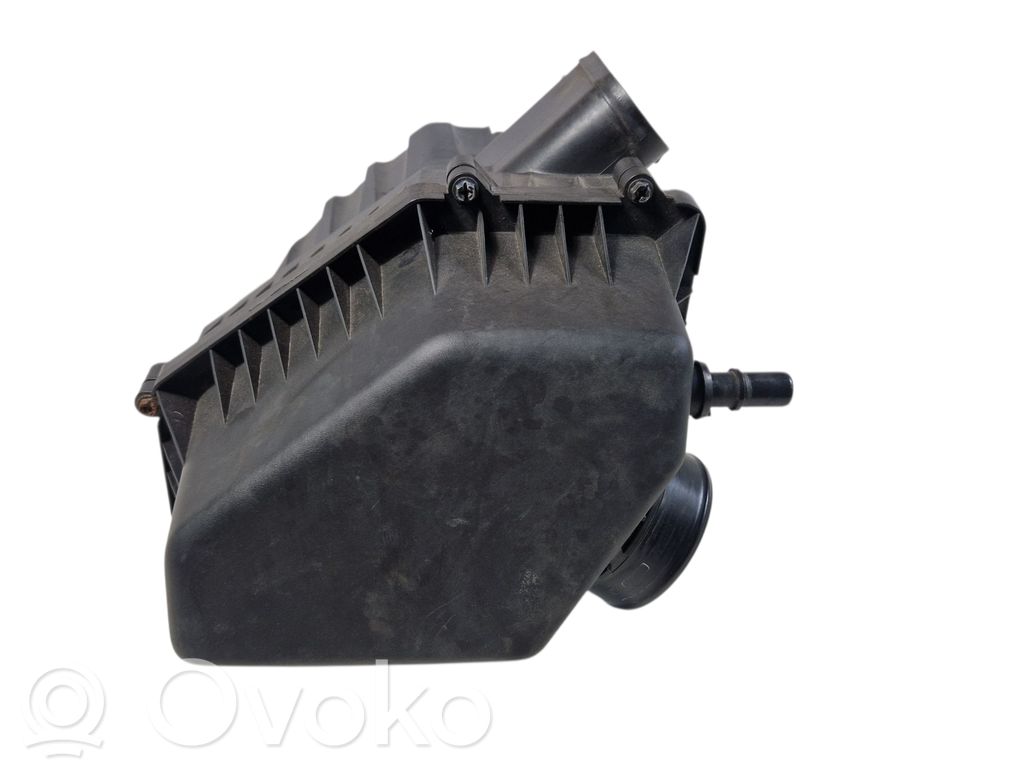 Chrysler Pacifica Air filter box 