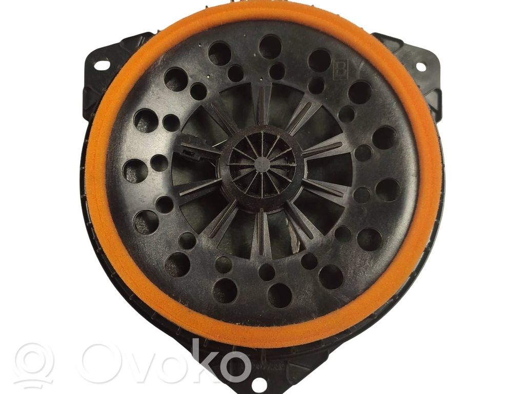 Subaru Outback (BS) Rear door speaker 