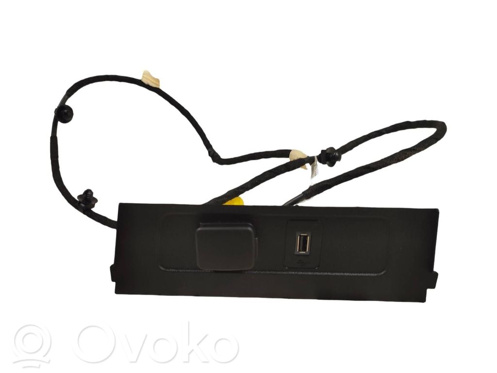 Ford Escape III Enchufe conector USB 