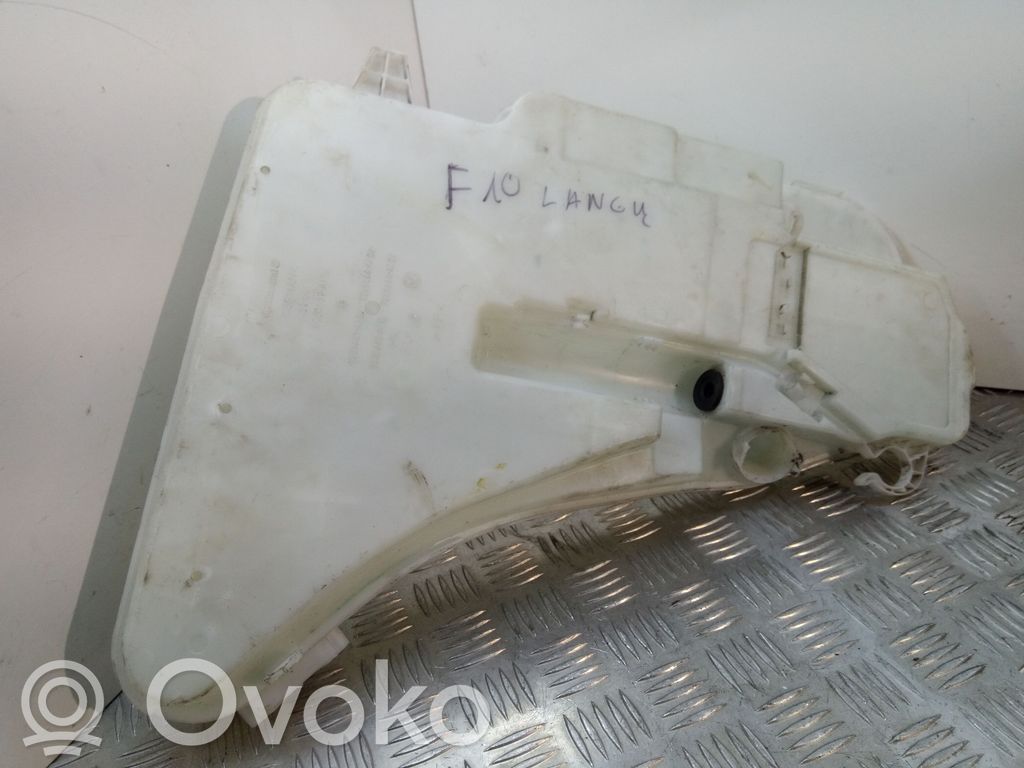 BMW 5 F10 F11 Langų skysčio bakelis 