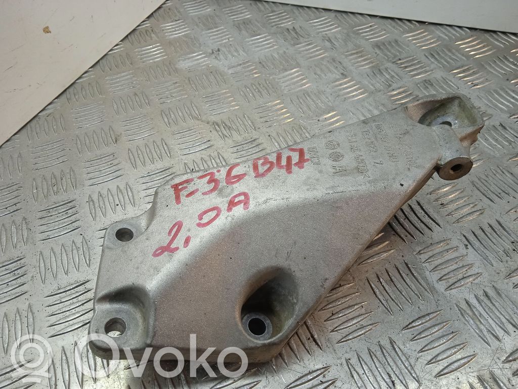 BMW 4 F36 Gran coupe Engine mounting bracket 