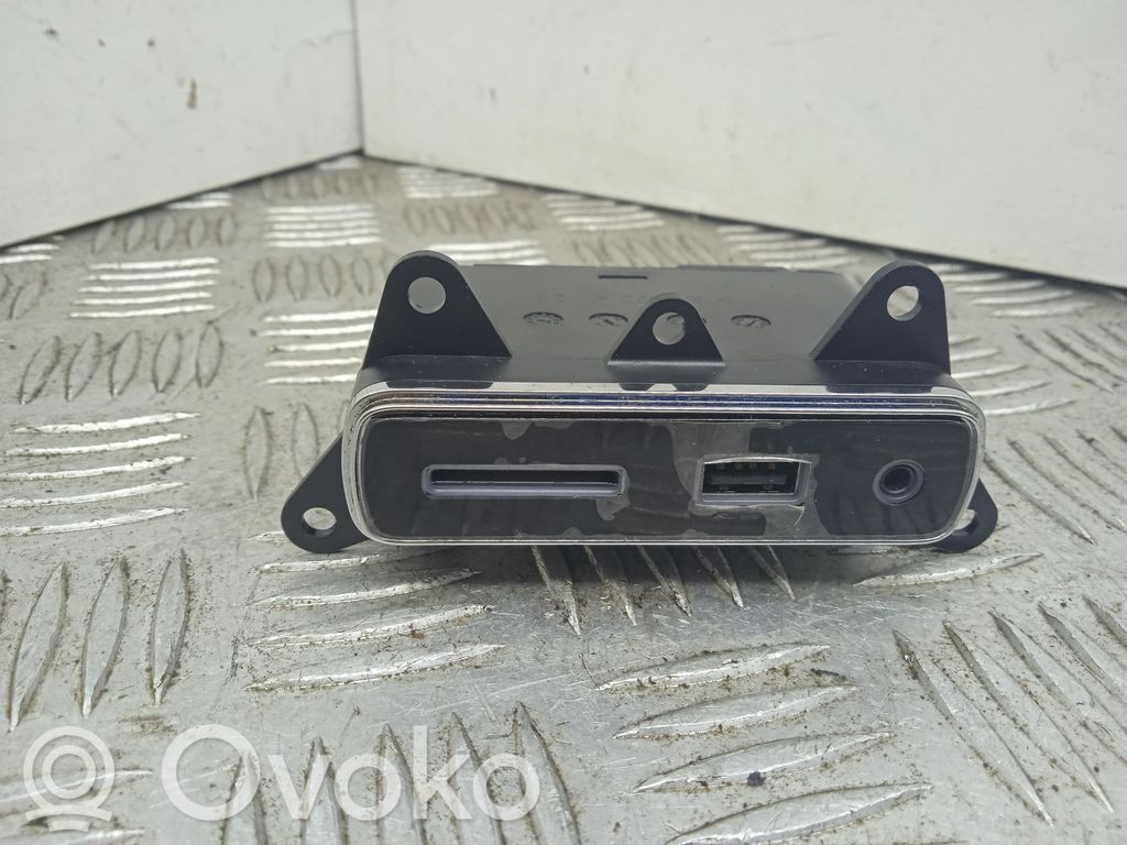 Jeep Grand Cherokee USB jungtis 