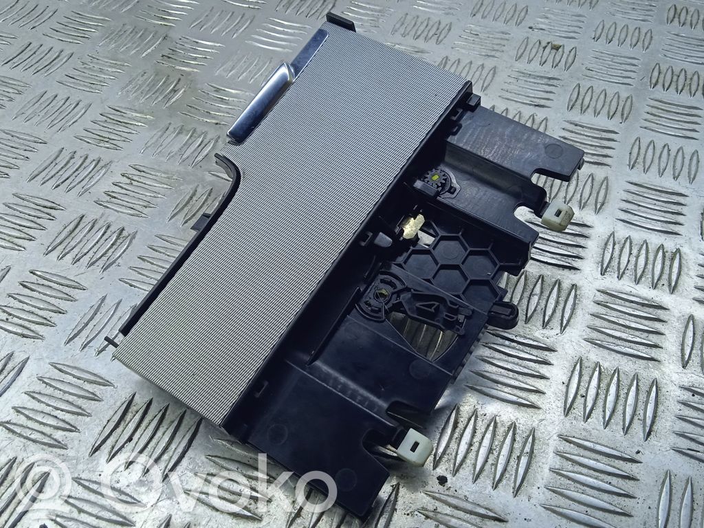 Volvo XC90 Glove box central console 