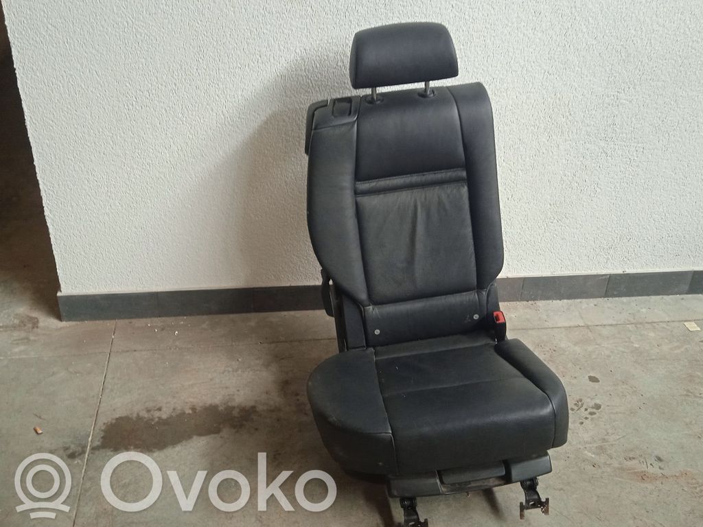 Rear seat   7161640