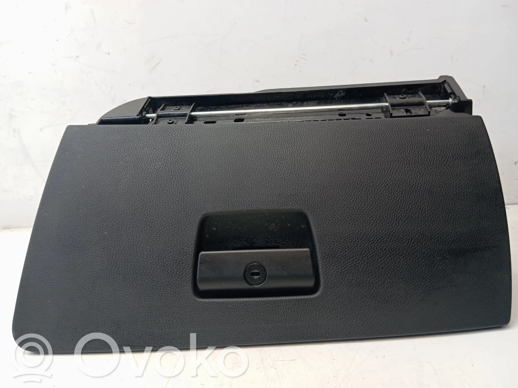 BMW 3 E90 E91 Glove box 