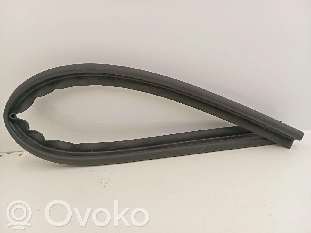 Porsche Macan (95B) Engine compartment rubber 