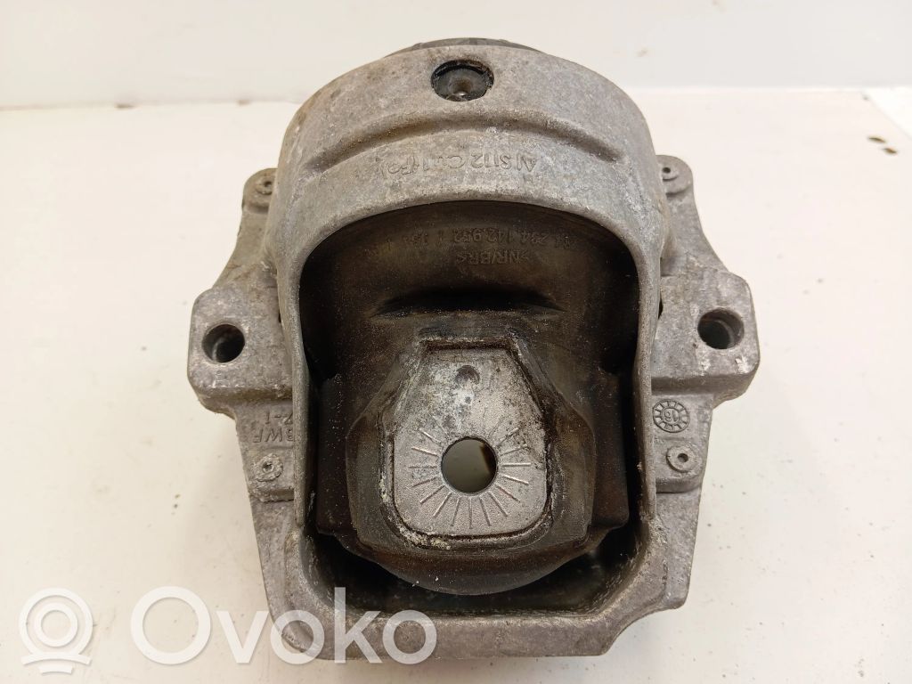 Porsche Macan (95B) Engine mount bracket 
