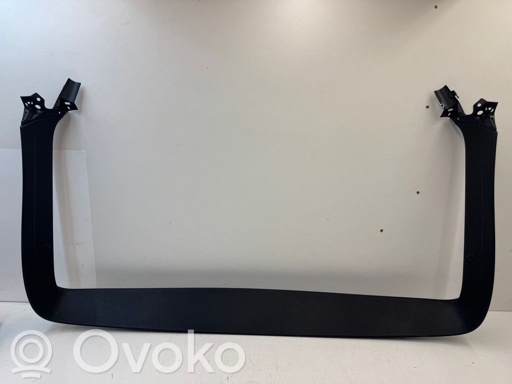 Porsche Macan (95B) Tailgate trim 