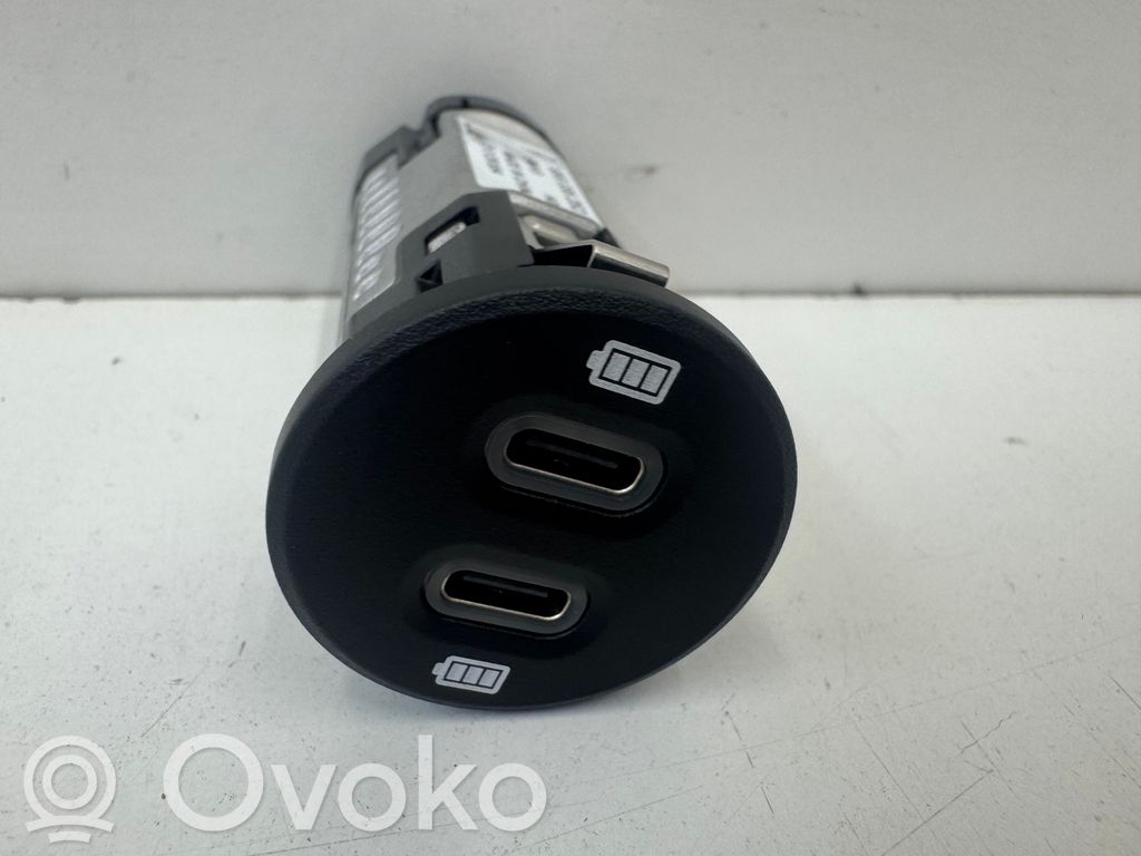 Porsche Macan (95B) Enchufe conector USB 