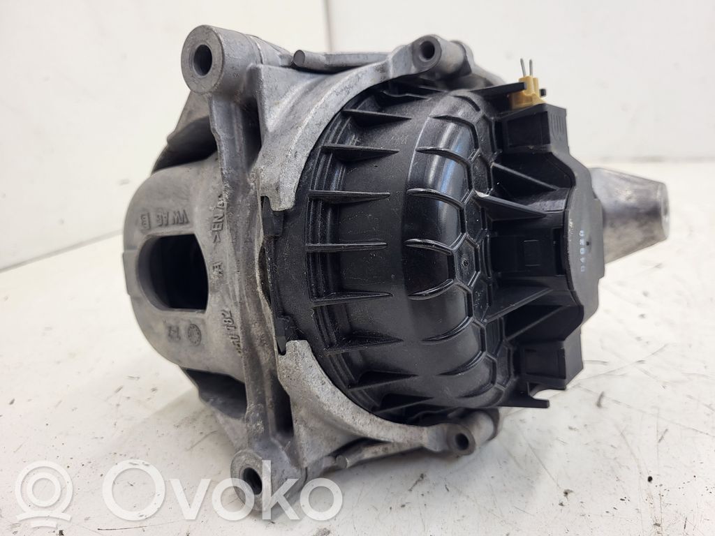 Engine mount bracket   4M0199372FF