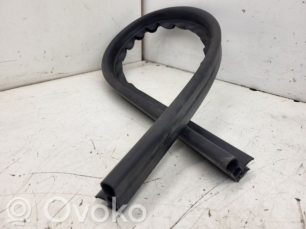 Porsche Macan (95B) Engine compartment rubber 